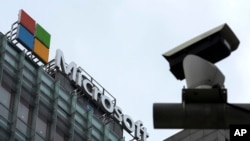 該照片攝於2021年7月20日。圖中可見離北京的微軟大樓不遠處一監控攝像頭。