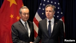 資料照：美國國務卿布林肯與中國外長王毅在印尼出席東盟外長會議期間舉行會晤。（2023年7月13日）