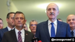 Numan Kurtulmuş'la yaptığı görüşmenin ardından basına ortak açıklama yapan Özgür Özel, iktidarın yeni anayasa girişiminin Türkiye'nin asıl gündemini gizlemek olduğunu savundu. 