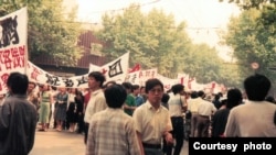 1989年南京學運得到多家官方媒體記者聲援。 （吳建民提供圖片）