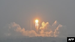 搭載嫦娥六號任務月球探測器和巴基斯坦第一顆月球衛星的長徵五號火箭2024年5月3日在中國文昌太空發射中心升空。