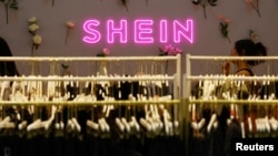 中國便宜服飾品牌希音（shein）在新加坡一家商場開設的商店。 (2024年4月4日)