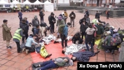 位於台北的民防團體黑熊學院1月27日第三度舉行名為“藍鵲行動”的大型戶外演訓，以考驗台灣人在戰災下的生存力。(美國之音特約攝影譚旭東拍攝)。