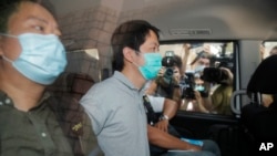 香港親民主黨議員許智峰被香港警方逮捕。 （2020年8月26日）