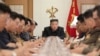 김정은 북한 국무위원장이 평안북도 신의주에서 홍수 복구 대책을 논의하기 위해 특별 열차 안에서 긴급 확대 회의를 열었다고 북한 관영매체 조선중앙통신이 지난달 31일 보도했다.