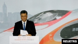 接替陳全國擔任新疆自治區黨委書記的馬興瑞2018年9月22日在廣深港高鐵香港段動工儀式上發表講話。馬興瑞時任廣東省長。（路透社照)