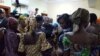 Wasu daga cikin 'yan mata Chibok 21 da aka kubutar yayin ganawarsu da mataimakin shugaban Najeriya, Prof. Yemi Osinbaji a watan Oktoba 