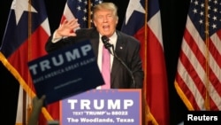 En general, los votantes perciben a Trump como una mejor solución que Clinton en temas específicos, como “cambiar la actitud de ‘business as usual’ en Washington.