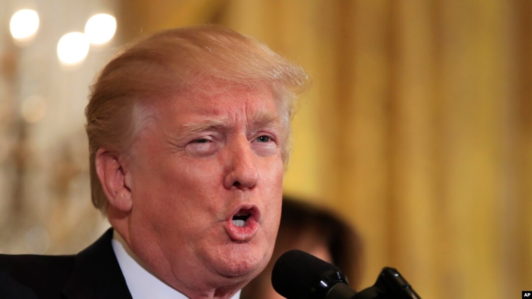 El presidente Donald Trump fotografiado en el Salón Oriental de la Casa Blanca,el martes 13 de febrero de 2018.