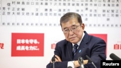 이시바 시게루 일본 총리가 2024년 10월 27일 도쿄의 자민당 본부에서 기자회견을 하고 있다.