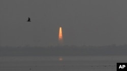 星期四清晨，地球同步衛星運載火箭MK 3號﹐在印度南部安得拉邦的斯里哈里科塔升空。