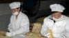 북한 신의주의 한 식품공장에서 세계식량계획, WFP 지원으로 취약계층에 지급할 영양 비스킷을 생산하고 있다. (자료사진)