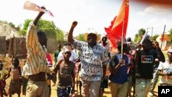 Militantes da FRELIMO em festa