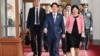 台灣總統賴清德和第一夫人吳玫如，以及副總統蕭美琴抵達總統府。 （照片來源：法新社/台灣新聞攝影協會，2024年5月20日）