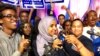 Ilhan Omar addresses supporters after her historic primary election victory to represent Minnesota's 5th District in the U.S. Congress in Minneapolis, Aug. 14, 2018. (Photo: K. Farabaugh / VOA) 