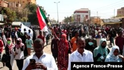 Wanachi wa Sudan wakiandamana kupinga mapinduzi ya kijeshi yaliyotokea mwaka 2021 nchini humo katika mji mkuu Khartoum, Jan. 30, 2022.