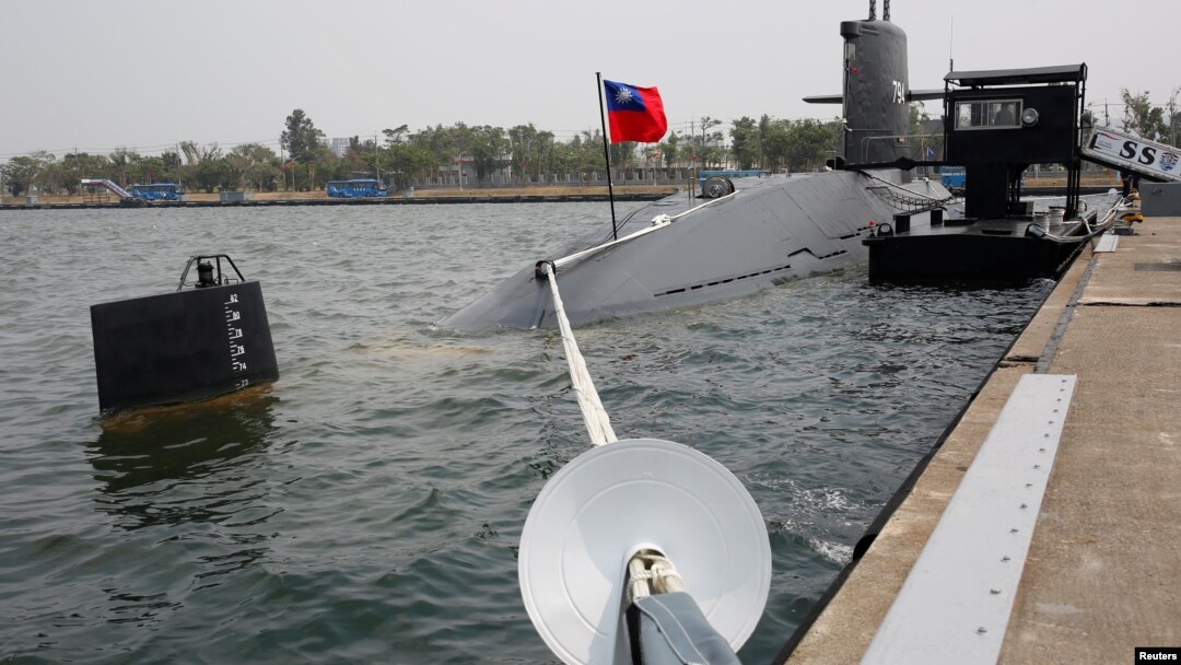 台灣高雄海軍基地的海龍級潛艦（SS-794）。（2017年3月21日）