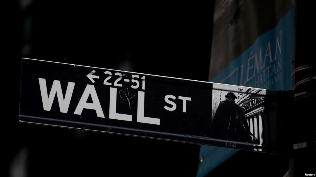 La semana pasada, las ganancias positivas, del cuarto trimestre, y las esperanzas de daños limitados por el brote del virus llevaron a Wall Street a niveles récord.