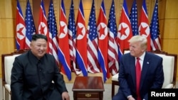 도널드 트럼프 미국 대통령과 김정은 북한 국무위원장이 지난 6월 판문점에서 회동했다.