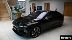 2023年8月17日，蔚來ET7車型在德國柏林中國高端智慧電動車製造商蔚來公司的「蔚來中心」展出。歐盟委員會主席馮德萊恩9月13日宣布展開反補貼調查，指控中國「透過巨額國家補貼人為壓低汽車價格」。
