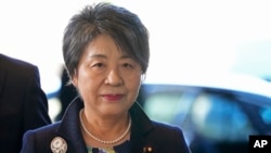 2023年9月13日，新任日本外務大臣上川陽子抵達東京首相辦公室。（美聯社）