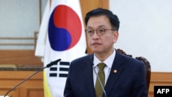 南韓代理總統崔相穆（Choi Sang-mok）在首爾發表講話。（2024年12月27日）