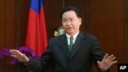 資料照：台灣外交部長吳釗燮在台北接受美聯社專訪。 （2019年12月10日）