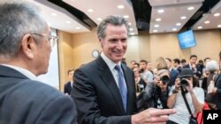 2023年10月23日加州州長加文紐森 (Gavin Newsom) 在香港大學參加爐邊談話