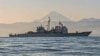 2014年11月22日美國提康德羅加級導彈巡洋艦安提坦號(CG 54)為支援印度-亞太地區的安全與穩定在日本富士山附近海域航行。