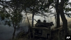 烏軍在頓涅茨克州巴赫穆特附近用自行火炮系統轟擊俄軍前線陣地。(2023年9月1日)
