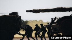 台灣陸軍的一個裝甲旅在春節前的1月19日舉行實兵對抗軍演。（台灣國防部網站）
