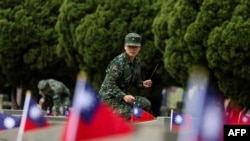 中國不放棄武力統一台灣,台灣總統賴清德在前線島嶼金門發表任何「外部勢力」都無法改變台灣未來,引起北京的批判。 (法新社:2024年10月25日)