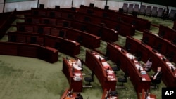 香港立法會民主派議員集團辭職後，立法會裡民主派議員的席位空蕩。（2020年11月12日）