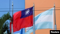 洪都拉斯和台灣旗。