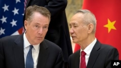 美國貿易代表萊特希澤（左）與中國副總理劉鶴2019年2月15日在北京釣魚台國賓館舉行會晤。