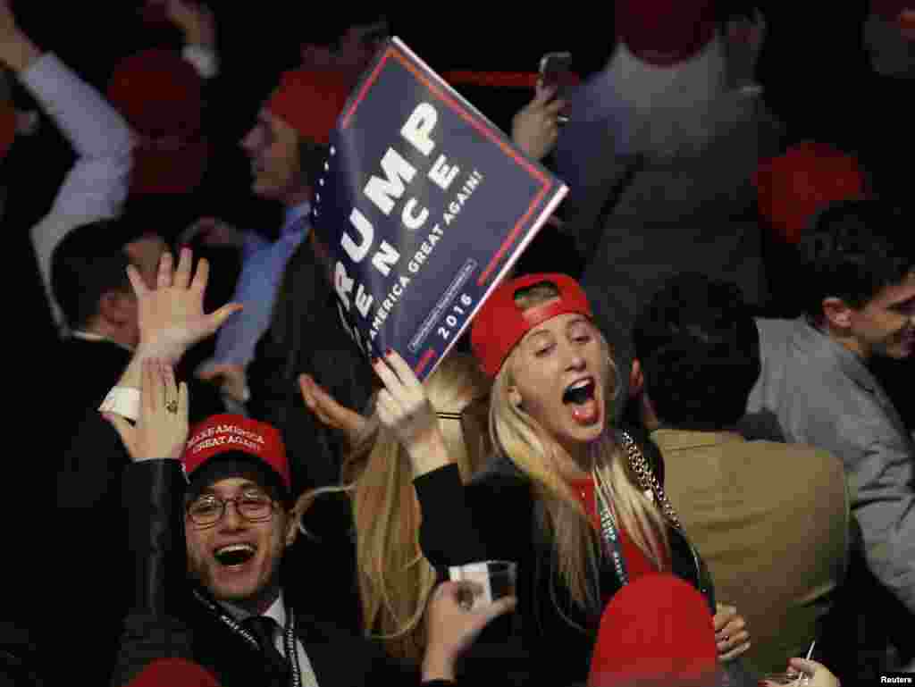 Apoiantes de Trump celebram em Manhattan.
