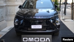 中國吉利公司生產的Omoda 5型電動車在義大利米蘭展出. (2024年7月4日)