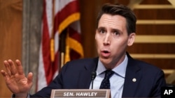 資料照：共和黨聯邦參議員霍利（Sen. Josh Hawley, R-MO）2020年12月16日出席參議院國土安全委員會聽證會。