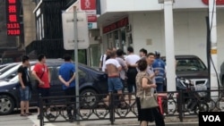 網友轉給VOA的據信美國之音記者在瀋陽被騷擾照片