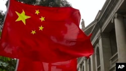 香港終審法院外的中國國旗（2021年2月9日）