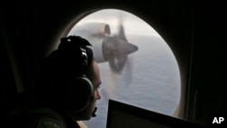 2014年3月22日，澳大利亞皇家空軍飛機正在澳大利亞海岸外的南印度洋搜索失踪的馬航MH370航班踪跡。