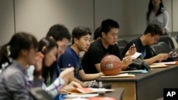 德克萨斯大学达拉斯分校，学生们正在参加新生入学培训（2015年8月22日）。